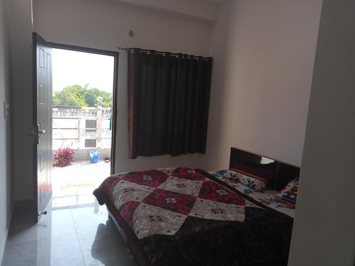 רישיקש Hotel Aman מראה חיצוני תמונה