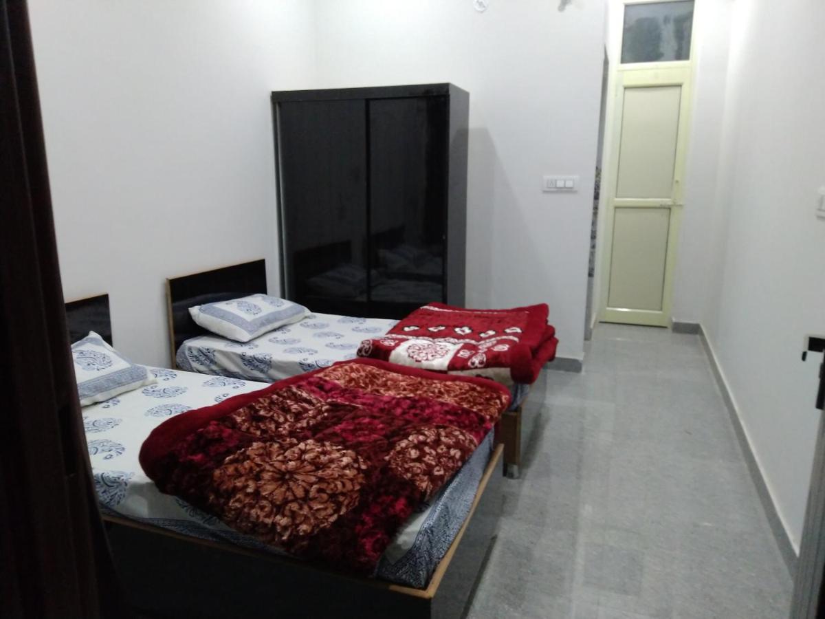 רישיקש Hotel Aman מראה חיצוני תמונה